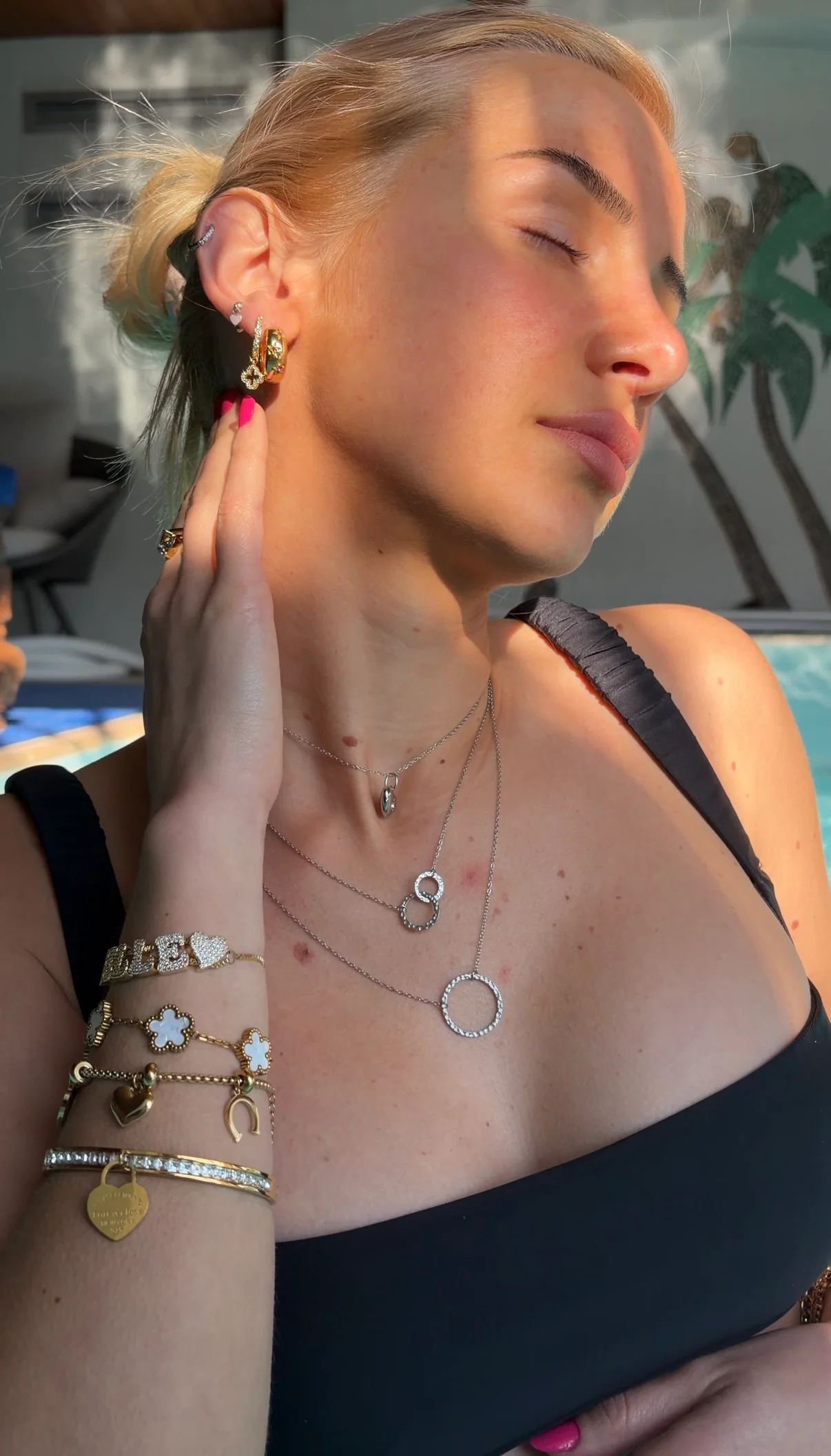 Gold Dainty Big Textured Circle Necklace - Image 3